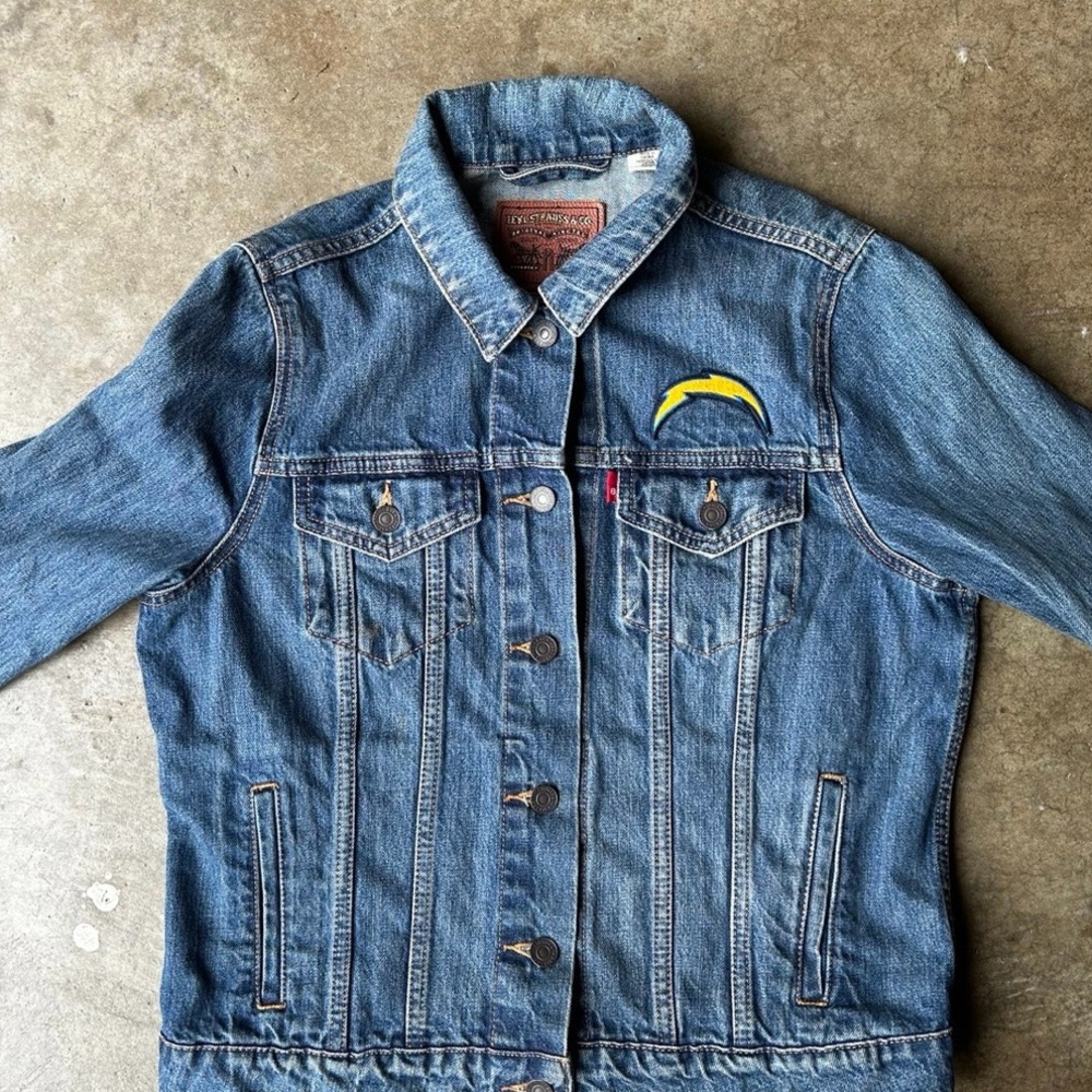 Vintage Embroidered Levi's NFL LA Chargers Jean Jacket L